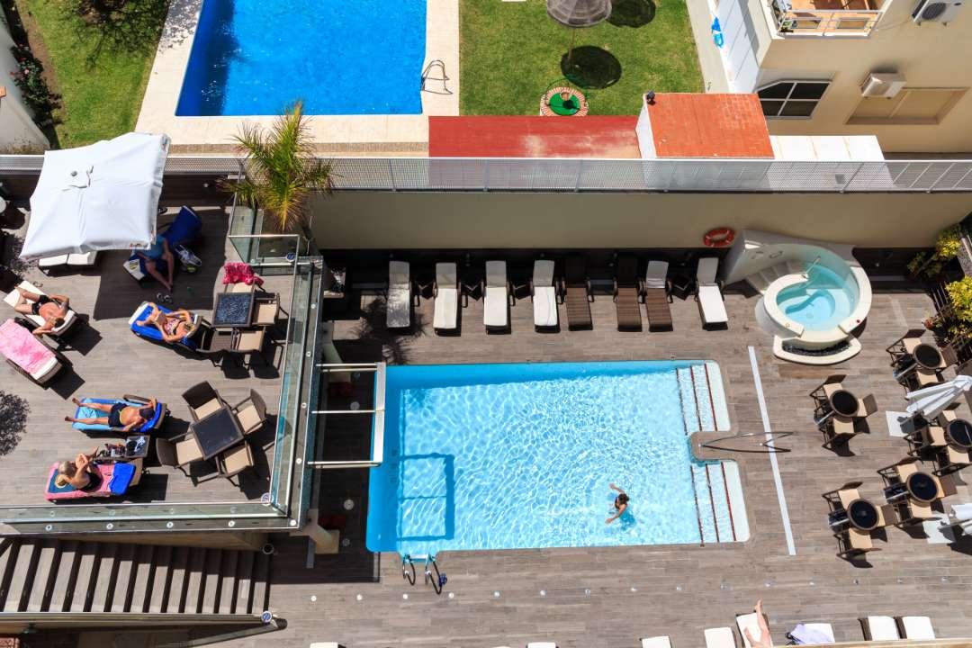 เอล ติบูรอน บูทิก โฮเต็ล แอนด์ สปา  Hotel ตอร์เรโมลิโนส ภายนอก รูปภาพ